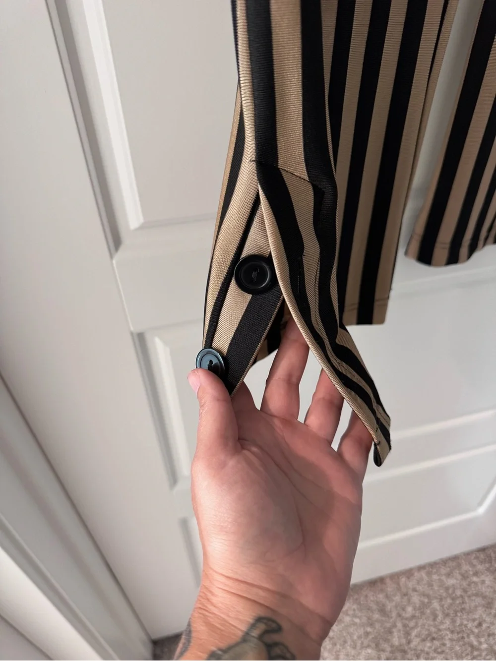 Striped Light Weight Elastic Wide-Leg Pants in Black & Brown Stripes